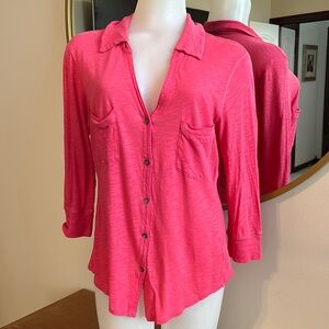 Express vintage top. Small hole on shoulder, see pics. Coral, Sz M